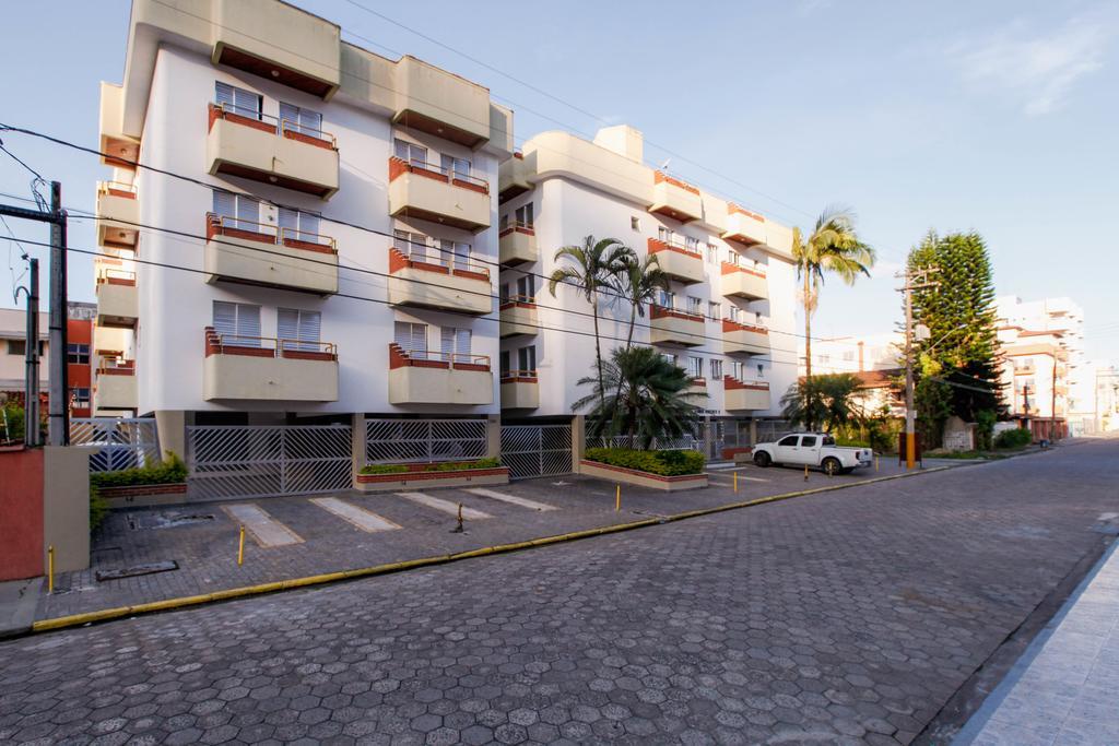 Edificio Ximenes II Apartman Ubatuba Kültér fotó